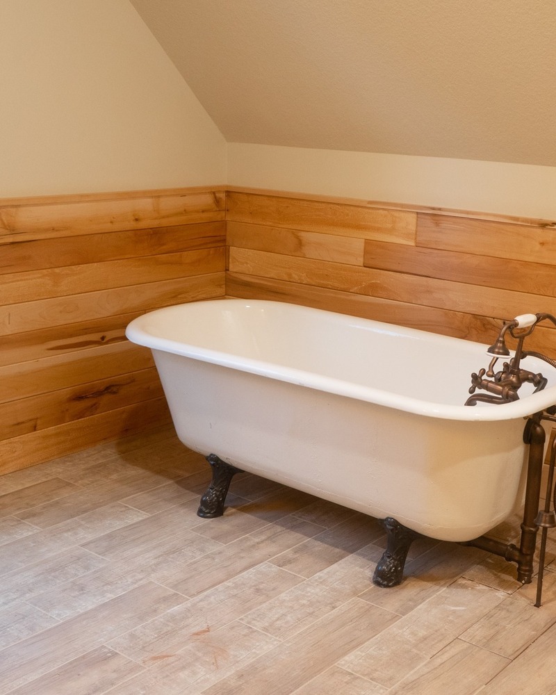 New Tub for Bathroom Remodel in Monticello, MN